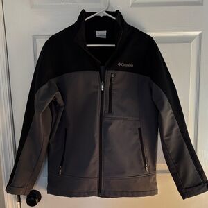 Columbia Men's Medium Black and Gray Performance Jacket